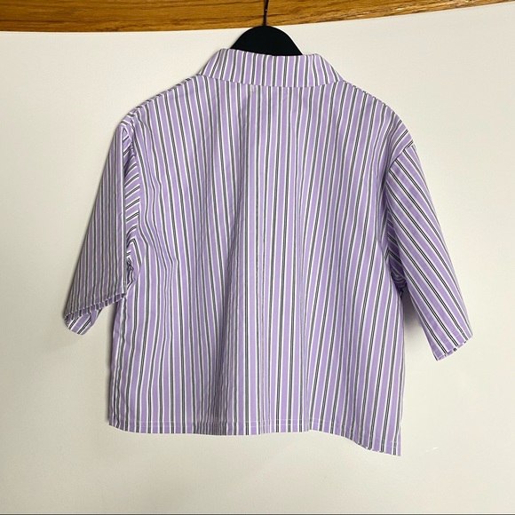 Oversized Cropped Button Up Shirt - Picture 2 of 2